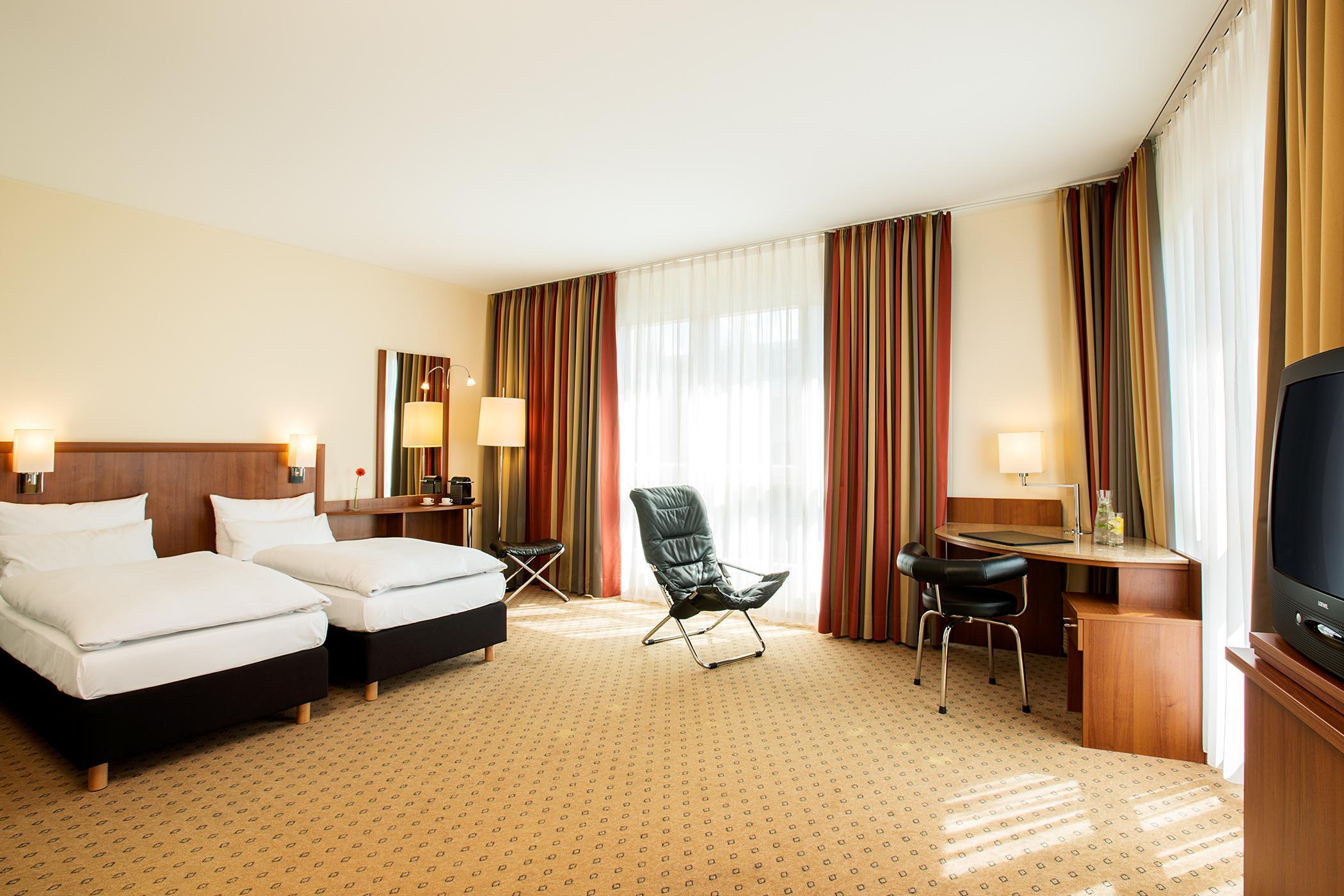 Hotel Nh Muenchen Ost Conference Center Aschheim Esterno foto