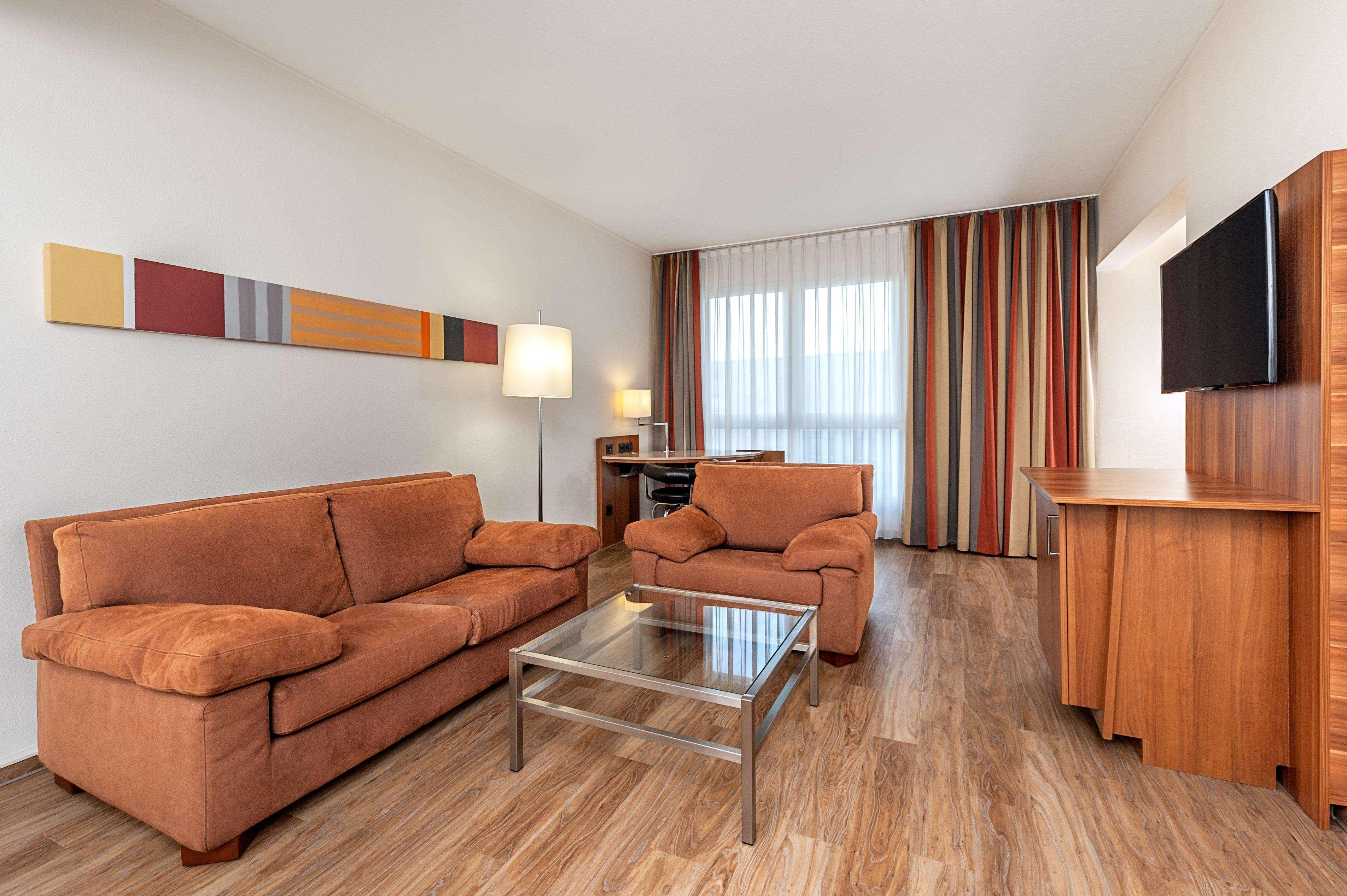 Hotel Nh Muenchen Ost Conference Center Aschheim Esterno foto