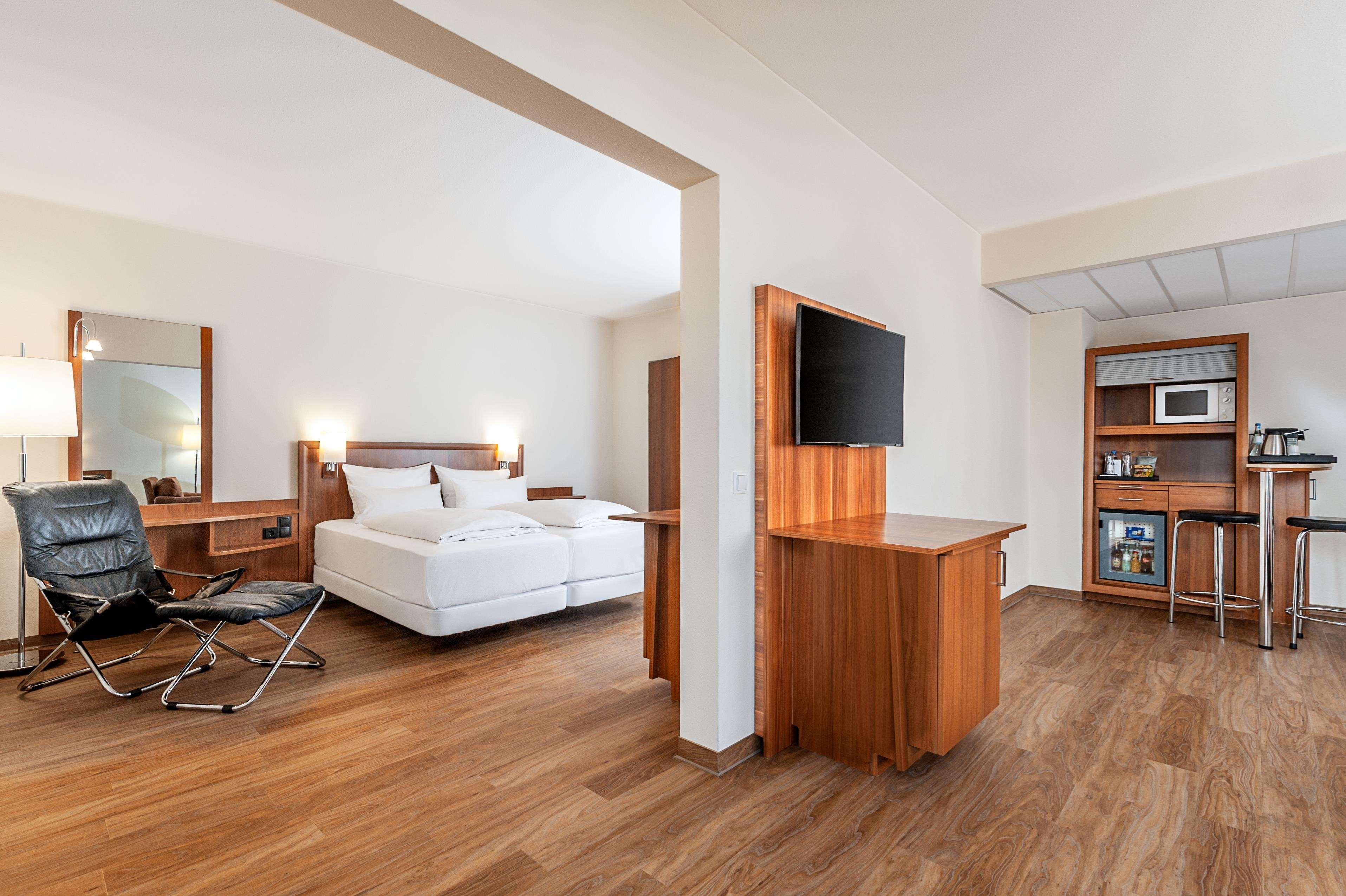 Hotel Nh Muenchen Ost Conference Center Aschheim Esterno foto