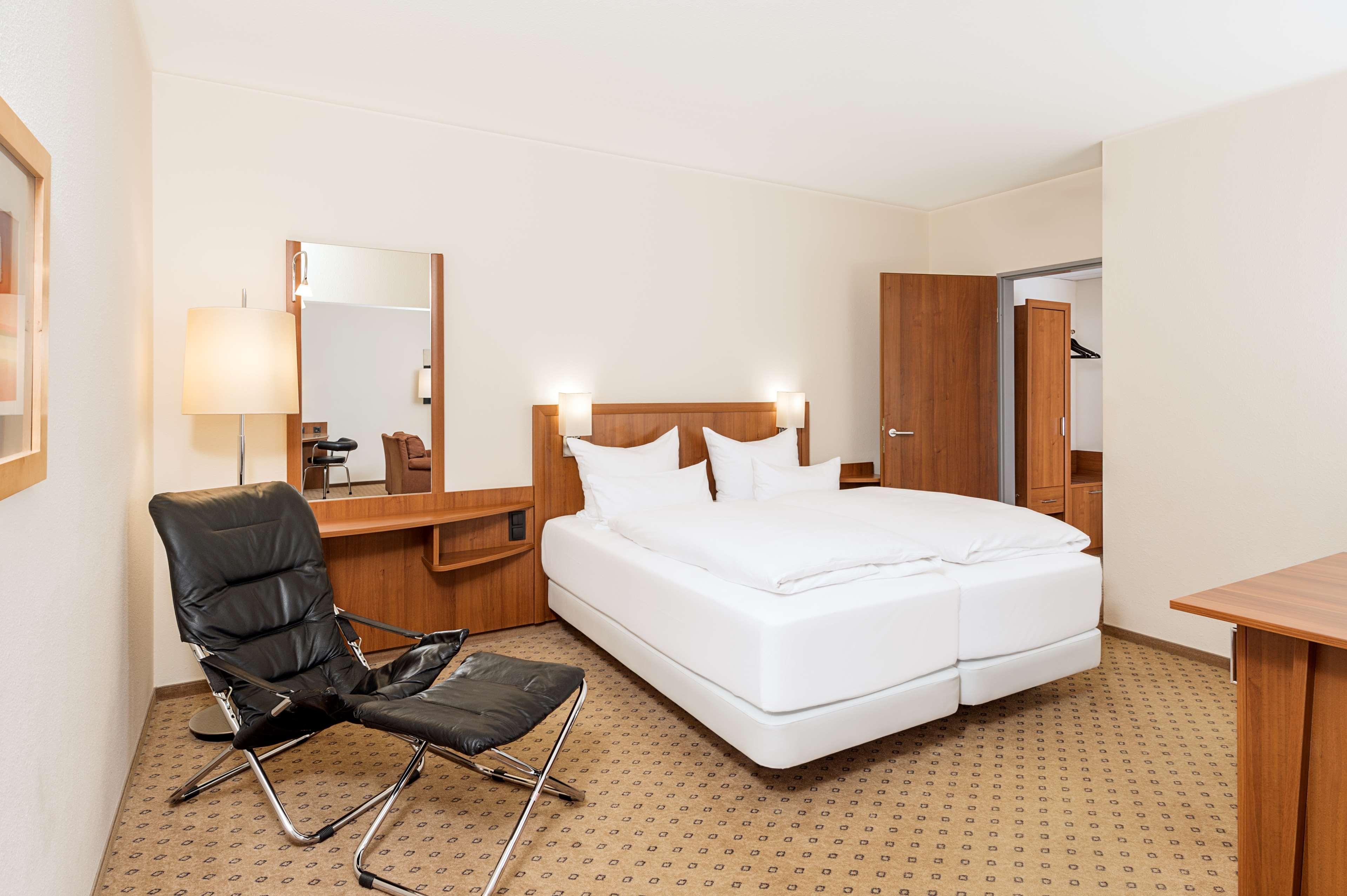 Hotel Nh Muenchen Ost Conference Center Aschheim Esterno foto