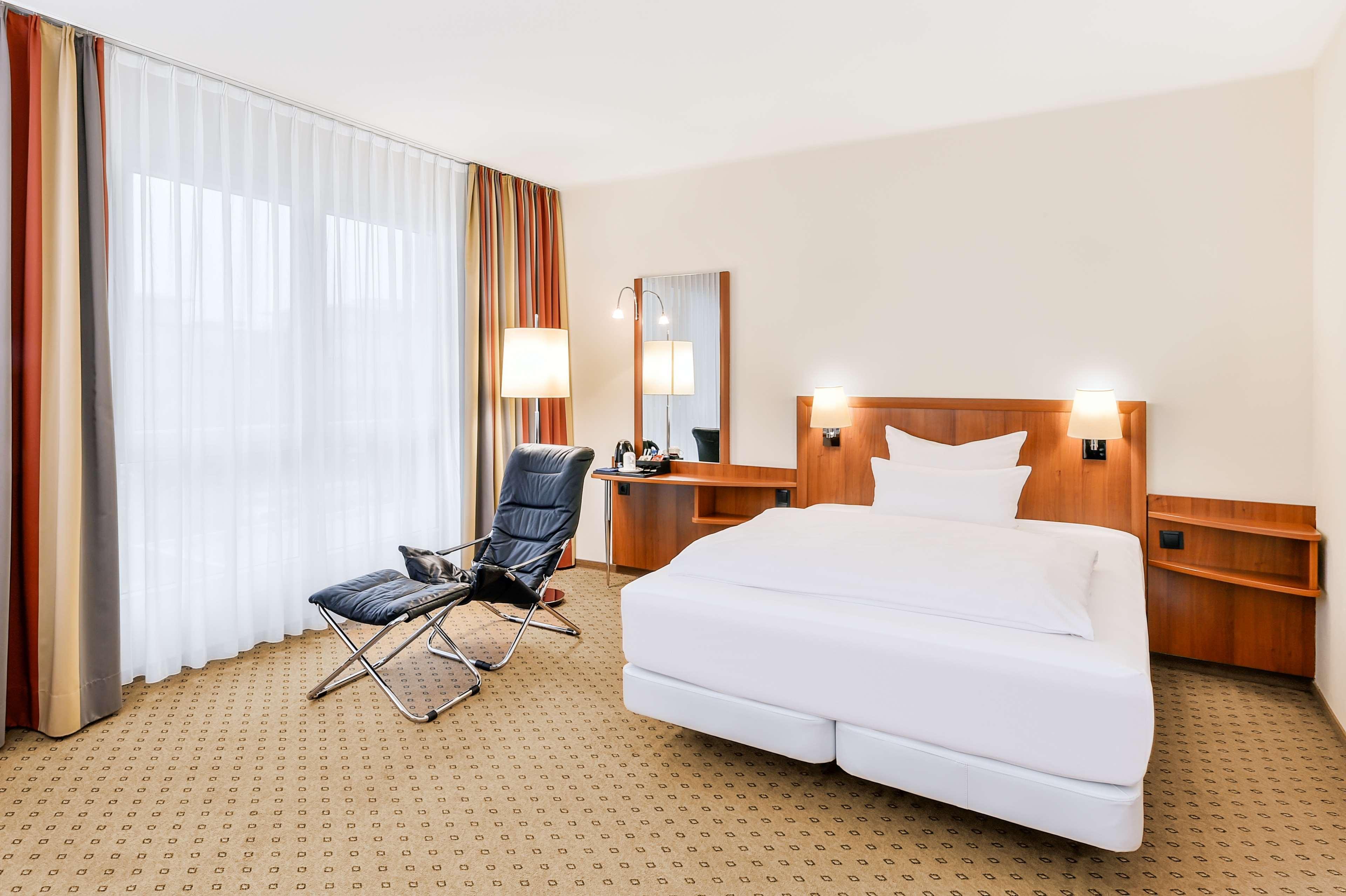 Hotel Nh Muenchen Ost Conference Center Aschheim Esterno foto