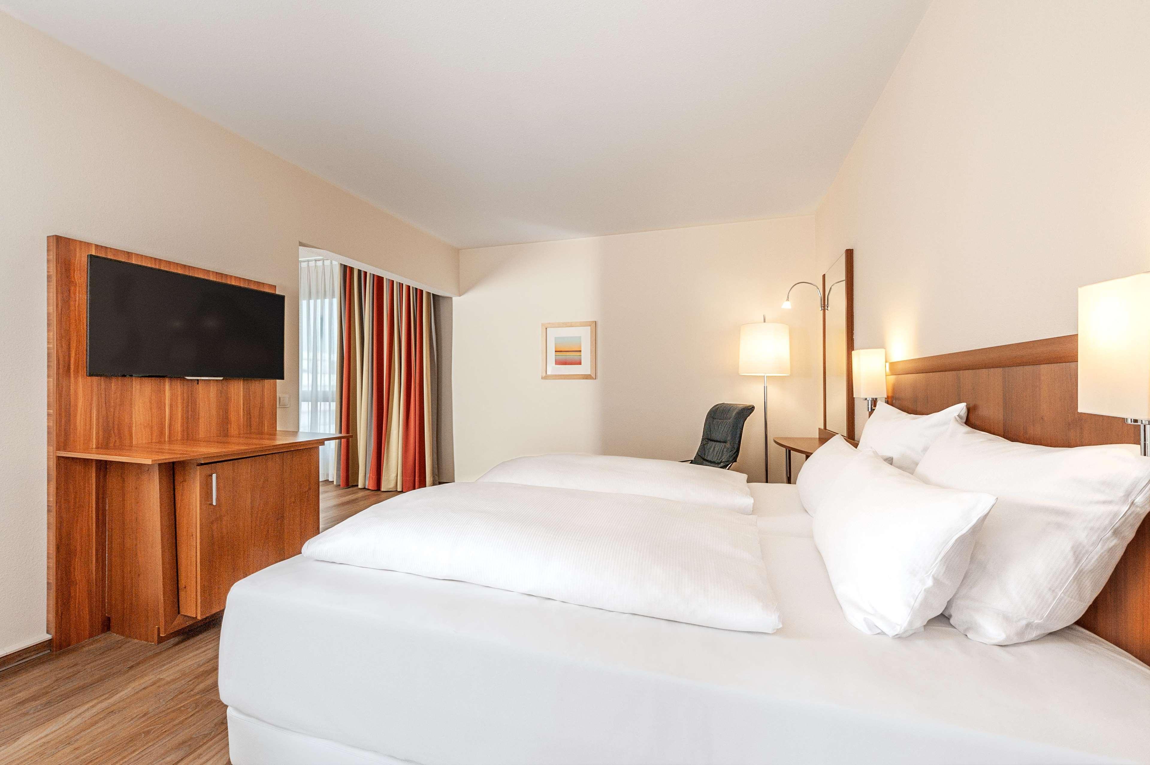 Hotel Nh Muenchen Ost Conference Center Aschheim Esterno foto